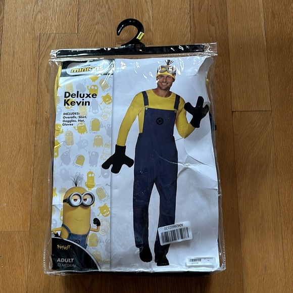 Adult Kevin Costume Deluxe - Minions - Picture 3 of 3